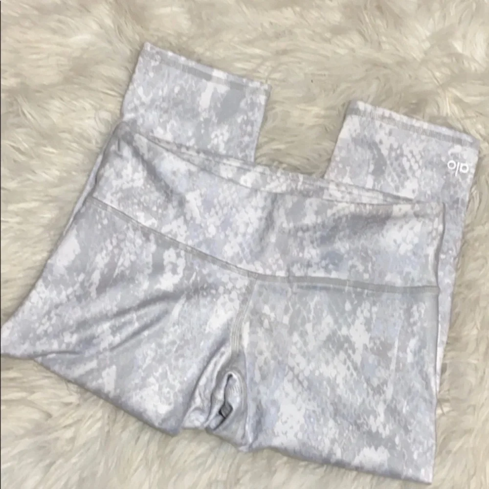 ALO yoga white python cropped leggings